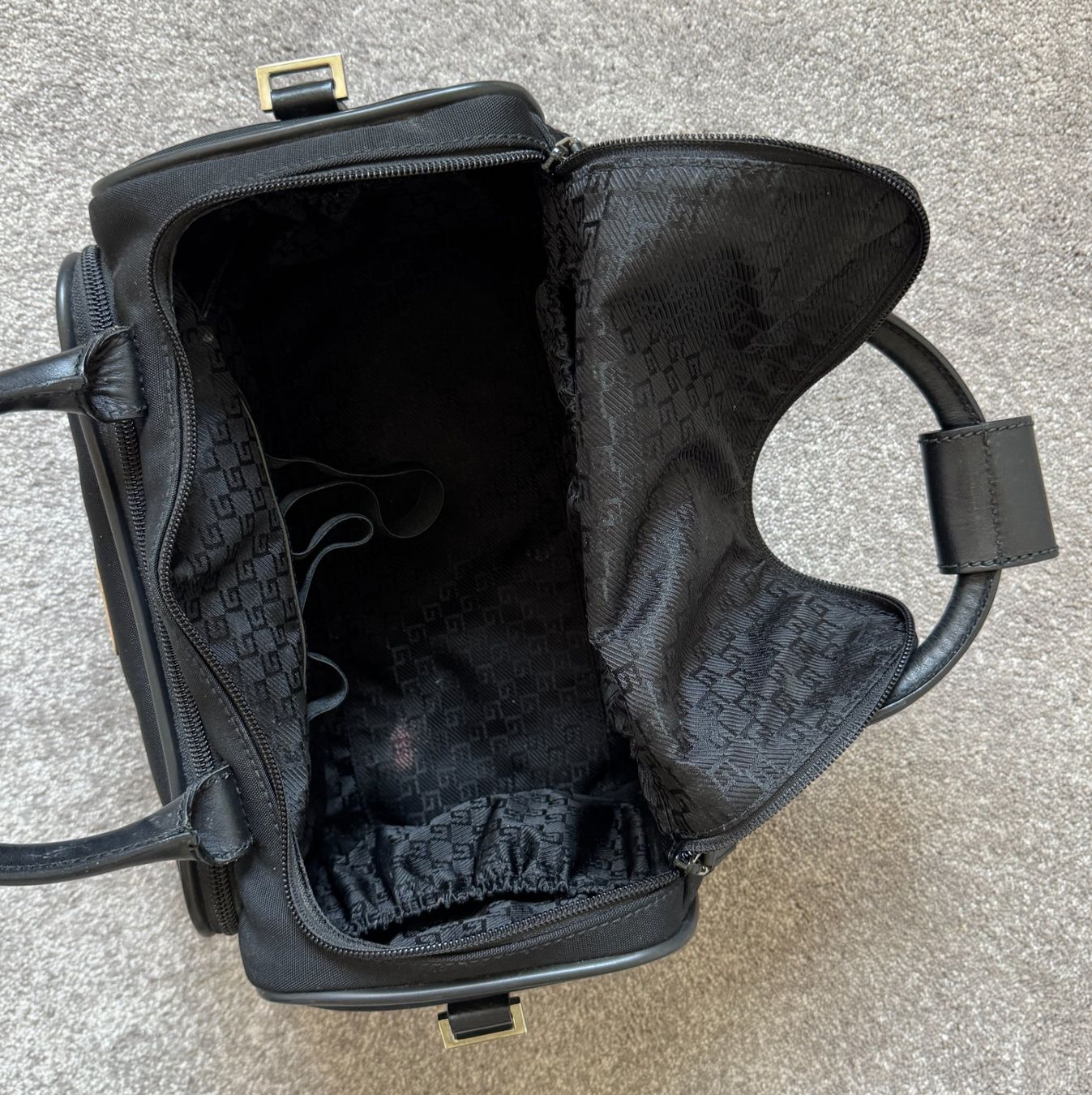 Gucci Custodie per cosmetici: Gucci Beautycase – Usato da Zuerich venduto da muzuto 2