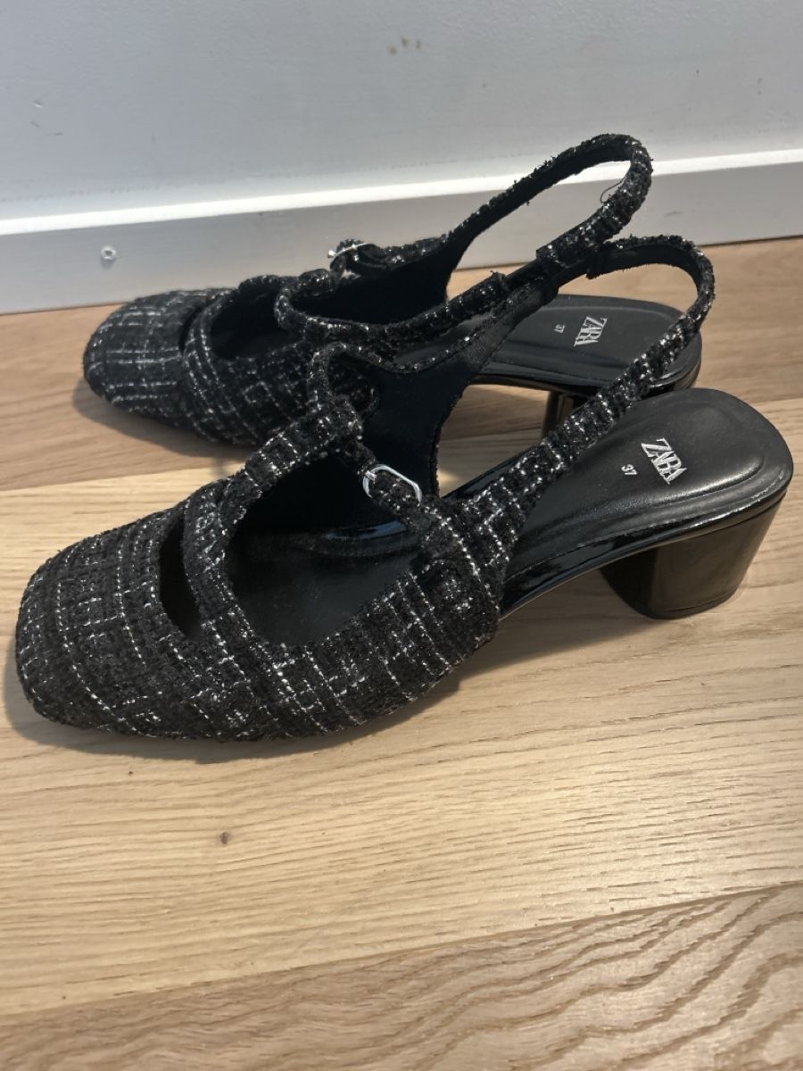 Zara Scarpe da donna: Zara Black Tweed Block Heel Slingbacks - Size 37 EU – Nuovo (secondo la descrizione) da Unterentfelden venduto da renato053