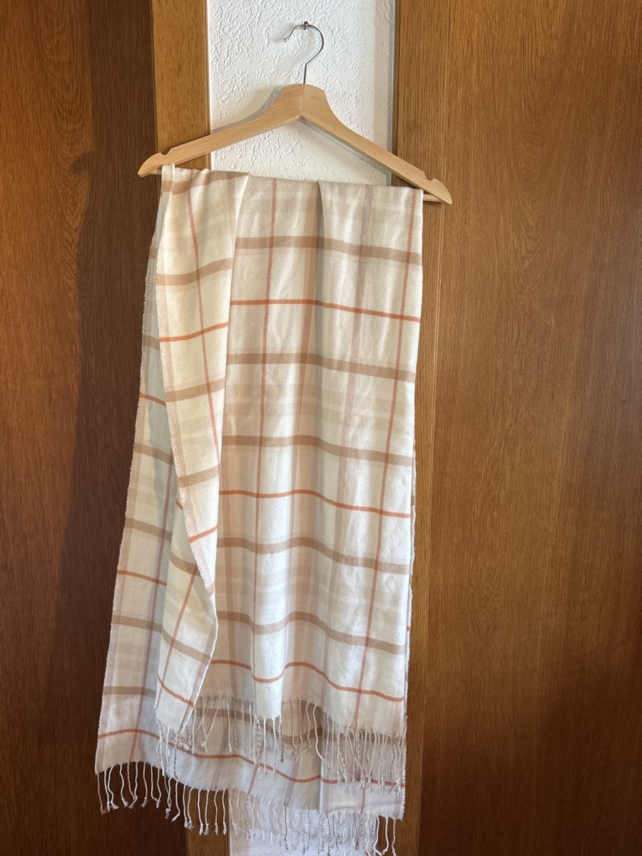 H&M Foulard & Sciarpe: schöner karierter Schal – Nuovo (secondo la descrizione) da Rohrbachgraben venduto da kae_5lhf