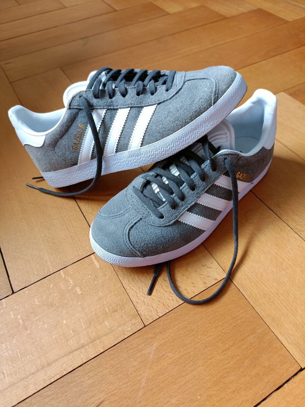 Adidas Damenschuhe: Graue Adidas Gazelle Gr. 38 – Gebraucht aus St. Gallen von mai_5shv