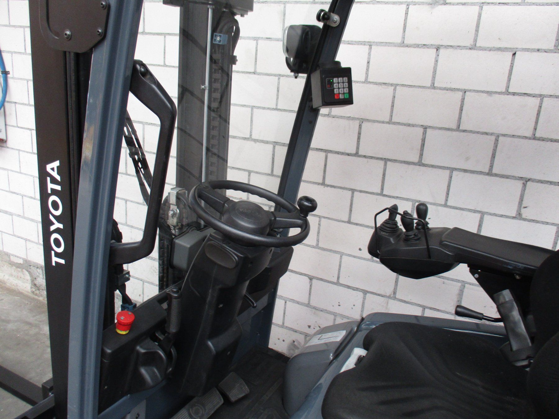 Toyota Carrelli elevatori e a forche: STAPLER TOYOTA 7FBEST 15 ELEKTRO GABELSTAPLER – Usato da Seon venduto da zomahandel 3