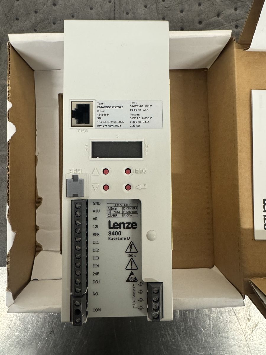 Lenze Inverter: Lenze Frequenzumrichter – Nuovo e nell'imballaggio originale da Boswil venduto da BoobieButt