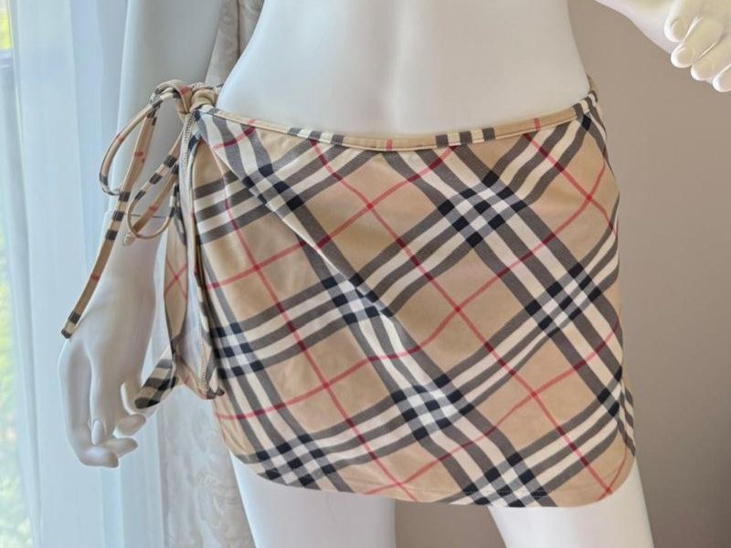Burberry Gonne: Burberry Pareo Rock, Einheitsgrösse – Usato da Oberarth venduto da SSS. 2
