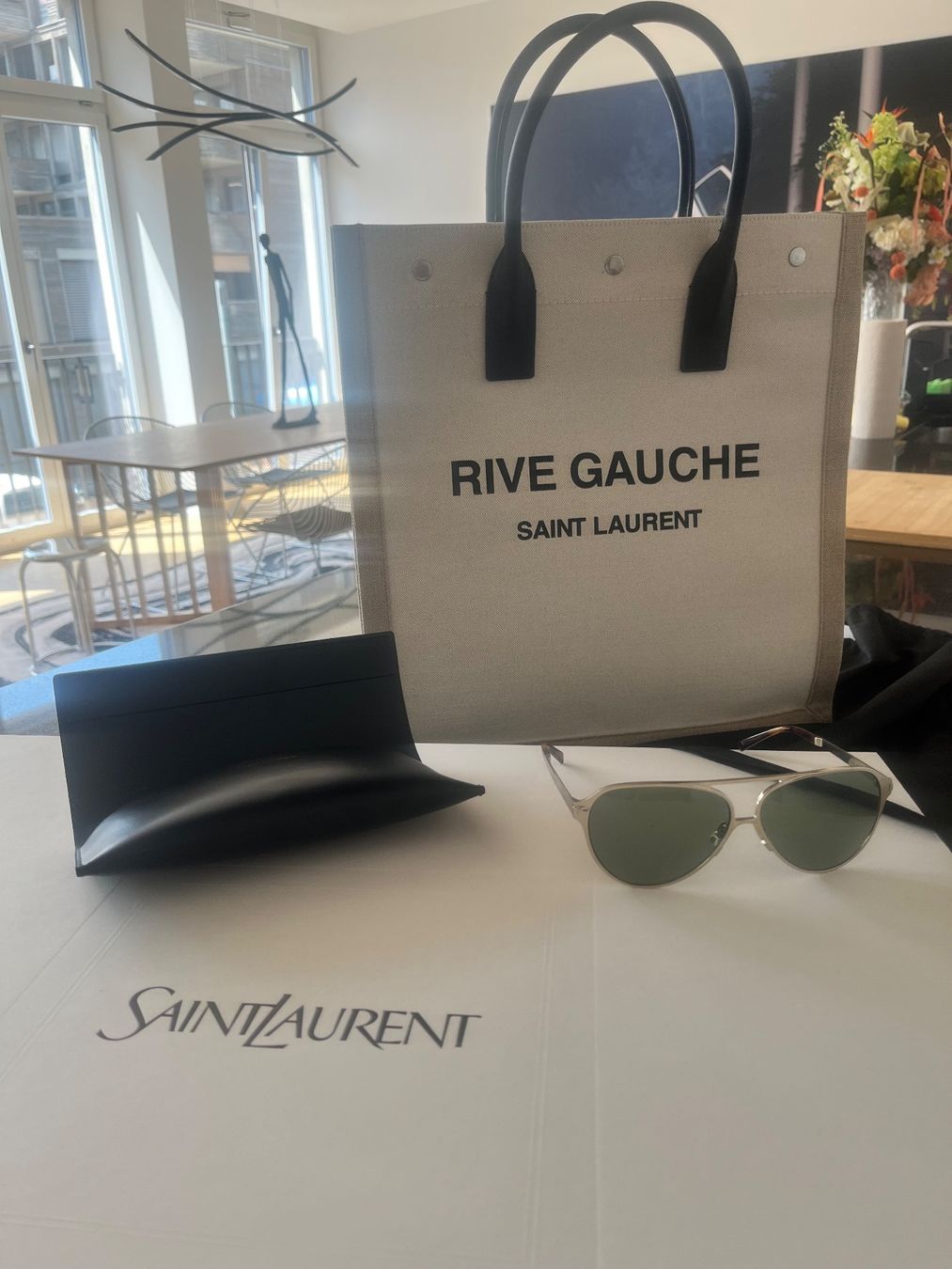 Saint Laurent Borse: Yves Saint Laurent Tasche + Brille Set – Nuovo e nell'imballaggio originale da Winterthur venduto da mjo_x5tr 1
