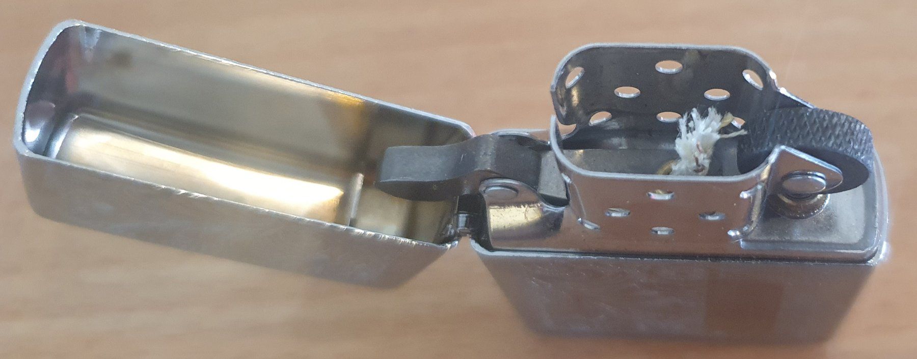 Zippo Accendini: Zippo Venetian 352 Chrome 2013 ungebraucht – Nuovo (secondo la descrizione) da Bern venduto da Llu 2