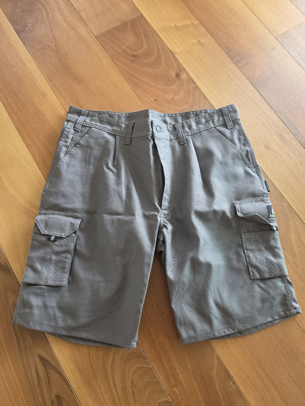 Hosen: Arbeitshosen kurz Gr 51 – Neu und originalverpackt aus Zürich von ZH-Vintage