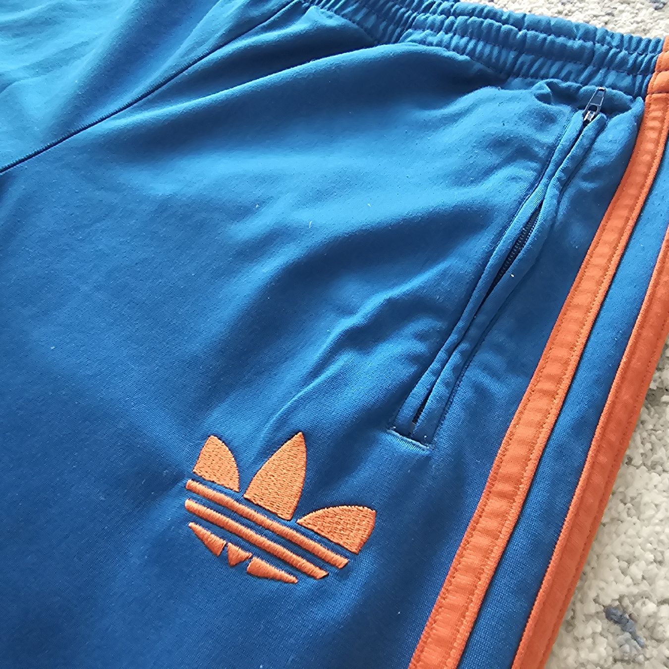 Hosen: Adidas Track Pants Blue Orange Stripes Size S – Gebraucht aus Matten b. Interl von Vanilla8 1
