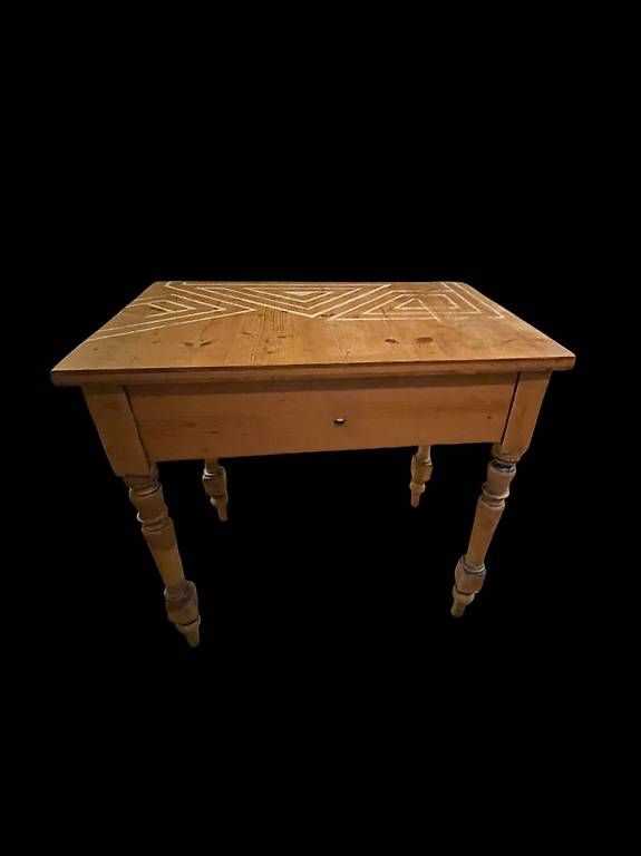 Tische: Handbemalter Vintage-Holztisch  170 CHF VB – Gebraucht aus Allschwil von joe_gql9 2