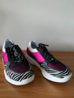 Schuhe NEU, Sneaker NEU Grösse 4 1/2, sehr speziell