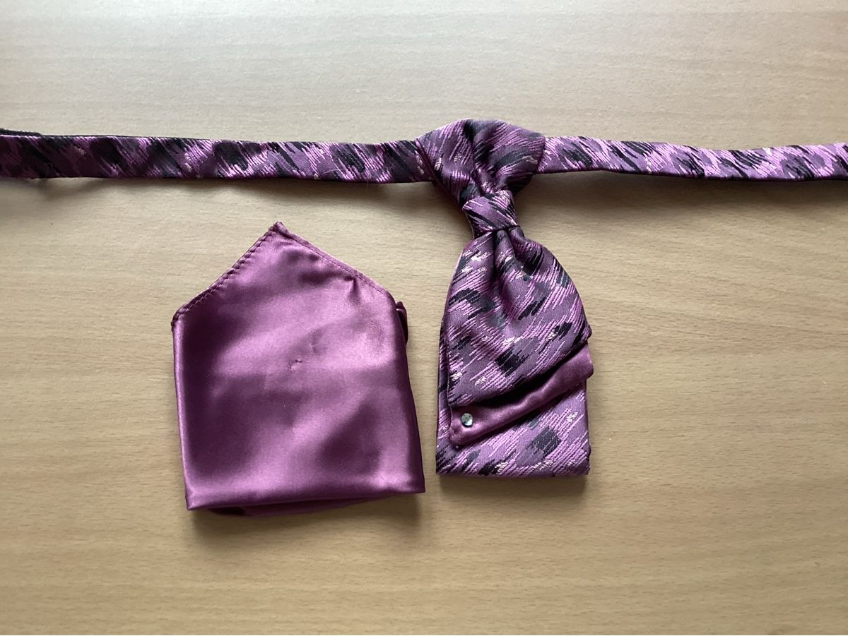 Cravatte: Krawatte kurz mit Einstecktuch, Vintage – Usato da Wassen UR venduto da SABDOM