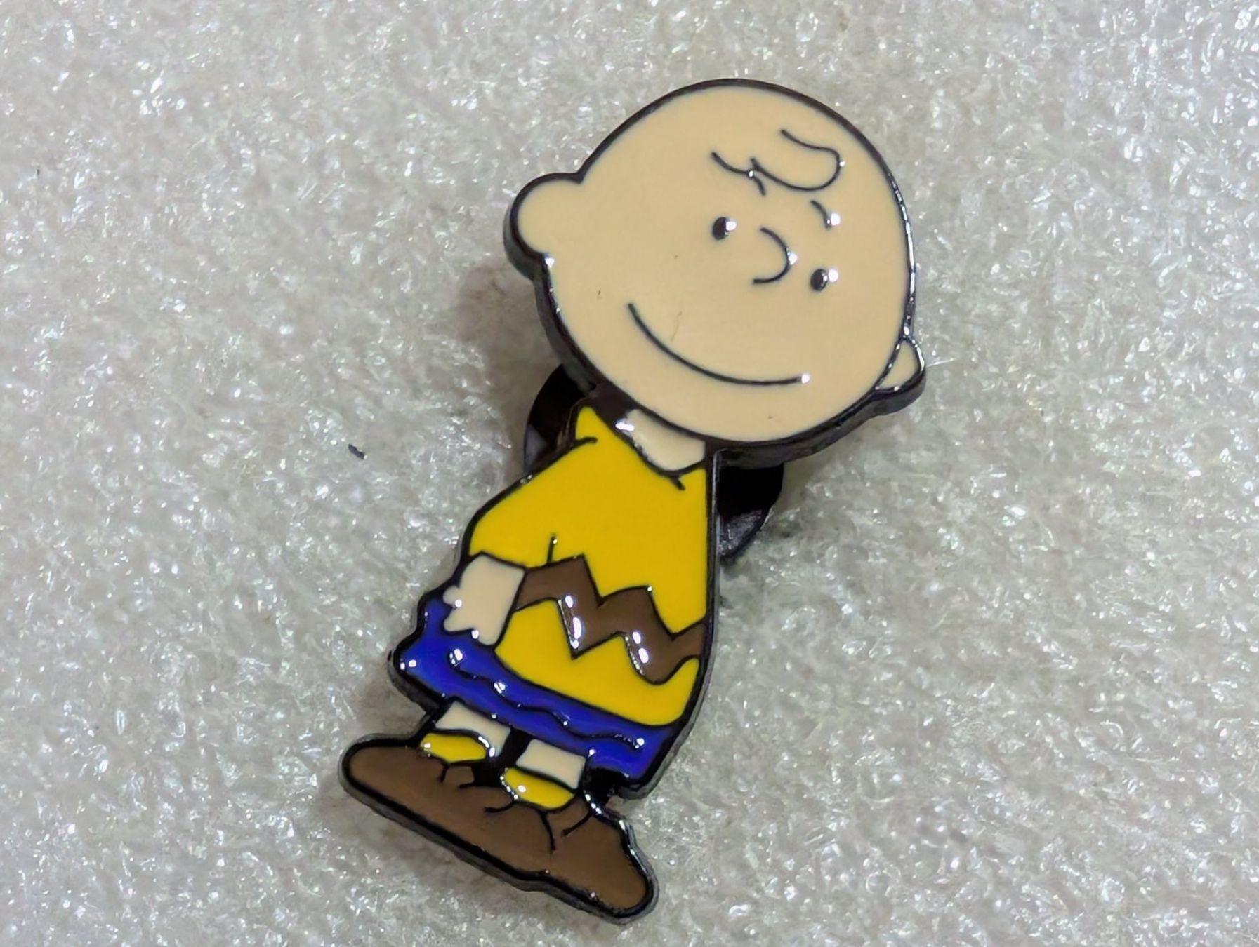 Placchette & Badge: Ansteckbutton 241: Charlie Brown Peanuts – Usato da Oppligen venduto da Pin-Fall-Shop