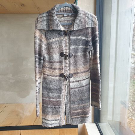 🐸 STRICKJACKE GESTREIFT MIT WOLLE & HORN-IMITAT KNÖPFEN M