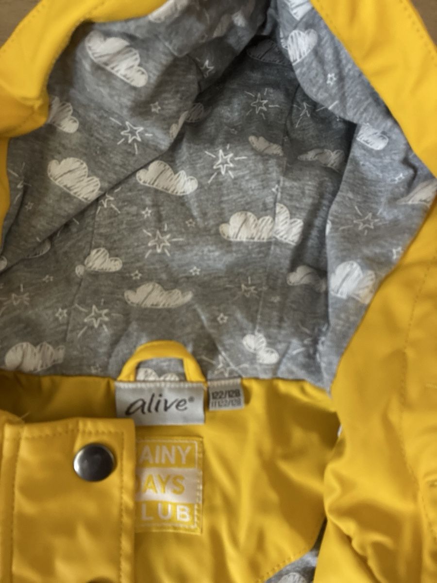 Vestes & Manteaux: Regenjacke Gr 128 – D'occasion à Stettfurt par San_w9gd 3