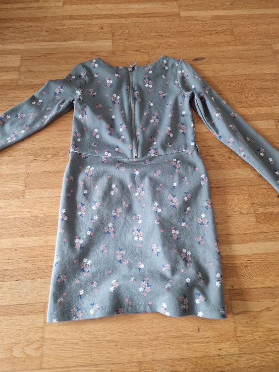 Kleid Gr. 122/128 2