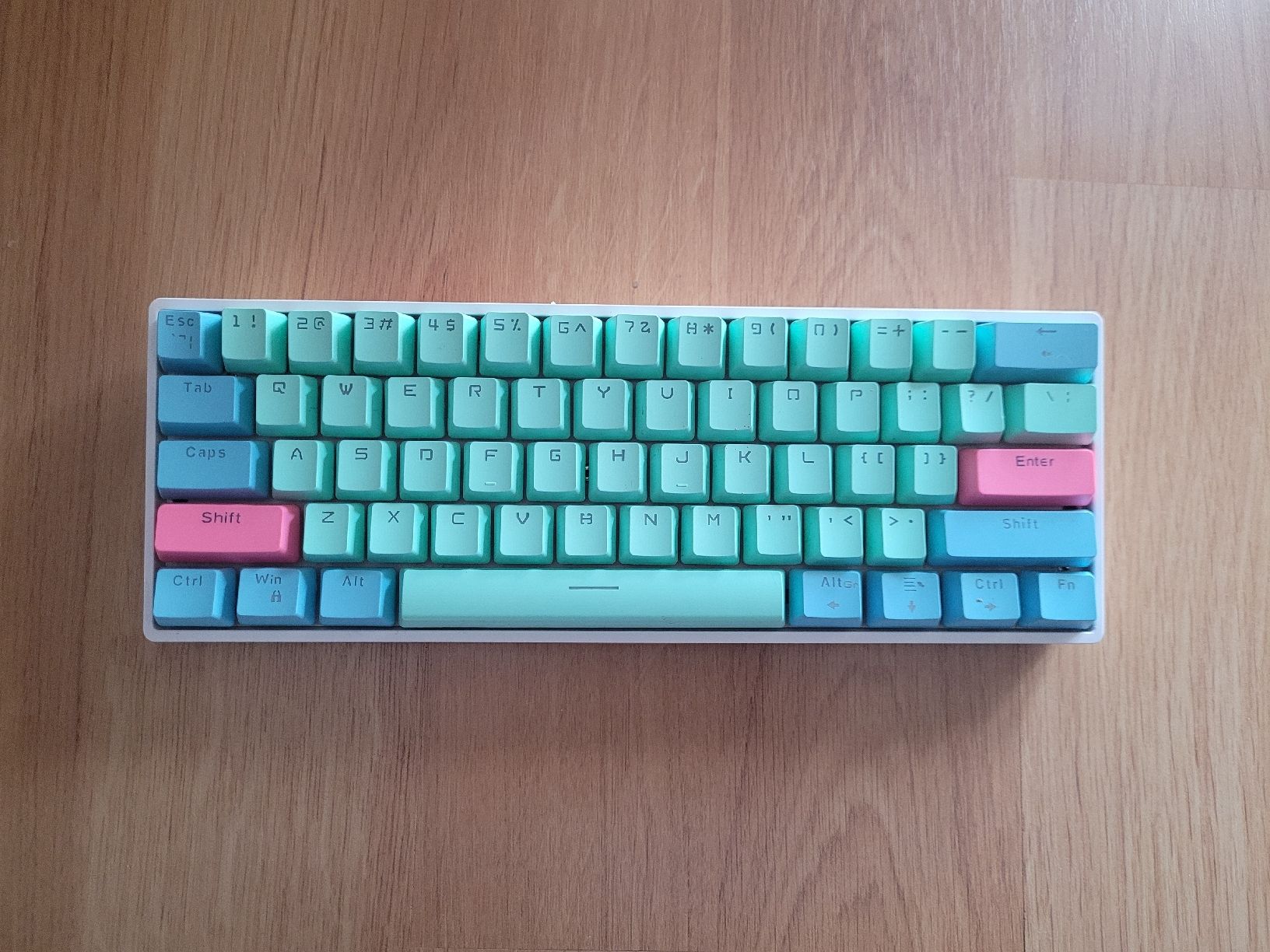 Tastaturen: Custom Gaming Keyboard – Neu (gemäss Beschreibung) aus Tecknau von therealdodoo