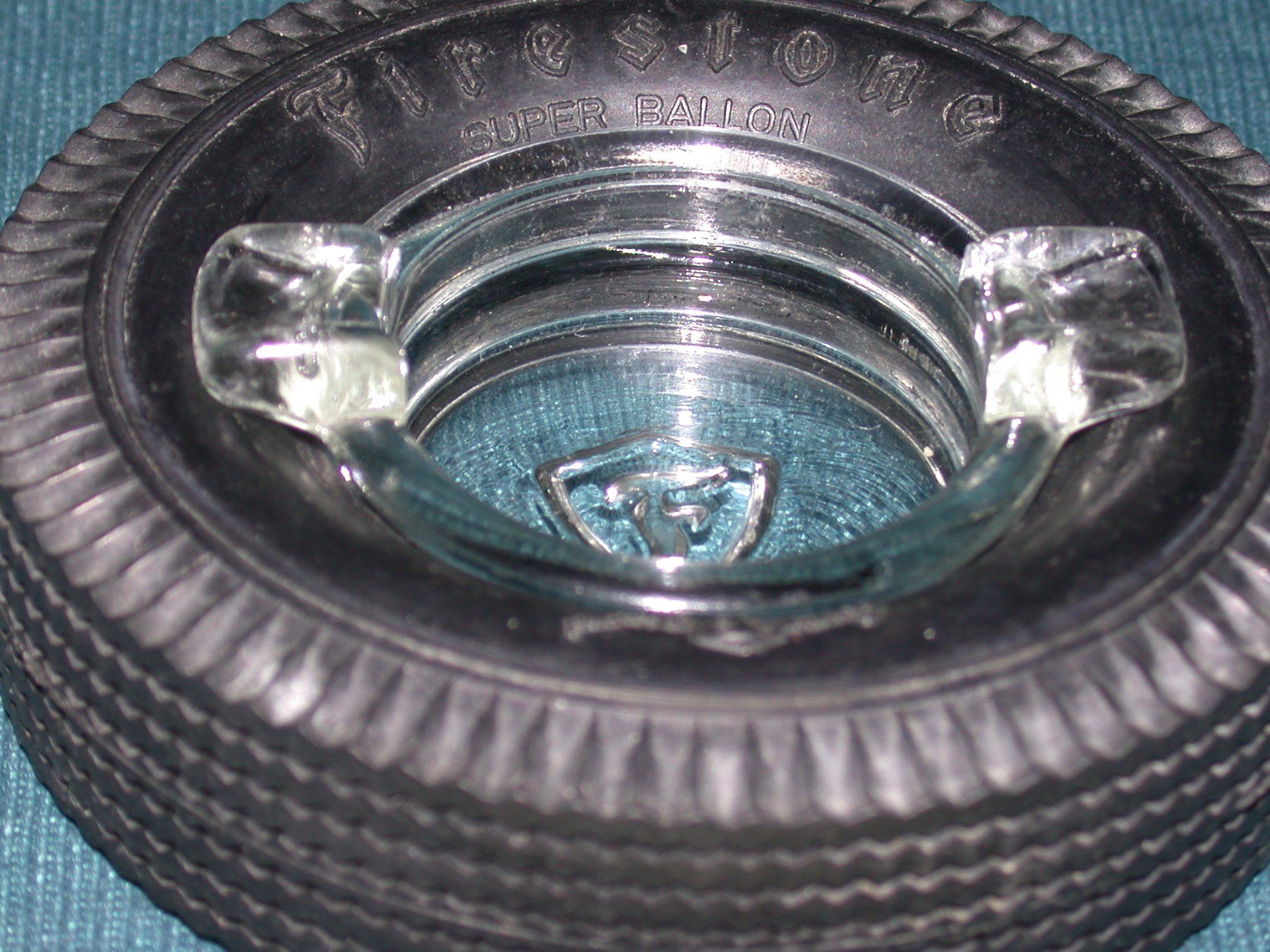Firestone Aschenbecher: Aschenbecher mit Gummireifen Firestone – Gebraucht aus Niederwil SG von Beinhart954