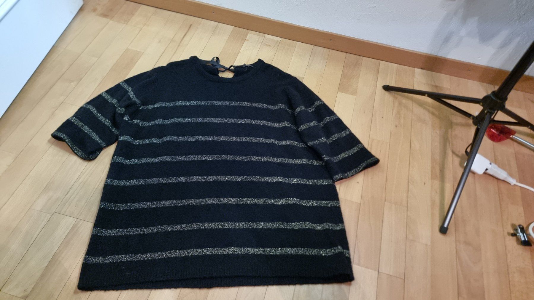 Maglioni & Felpe: Schwarzer Glitzerpullover Gr. XL/XXL , Festlich – Usato da Wald ZH venduto da CapLux 7