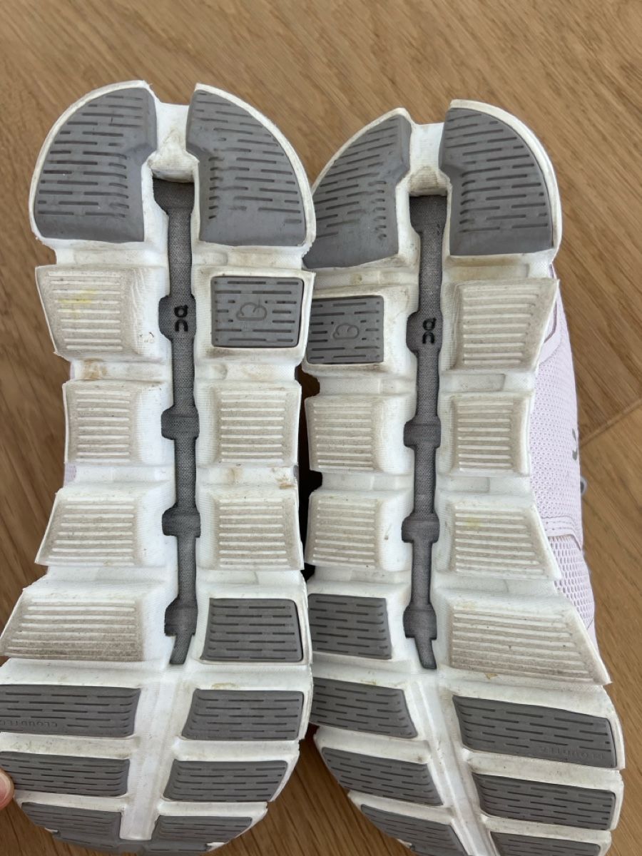 On Chaussures femmes: On Cloud Laufschuhe Damen Grösse 39 – D'occasion à Immensee par LizzaSch03 3