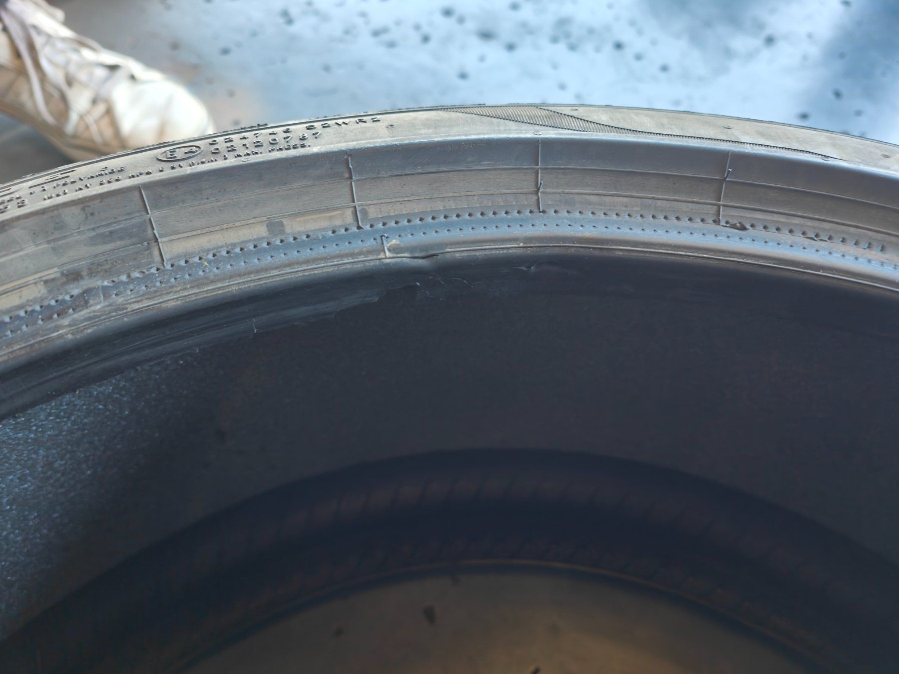 Pirelli Pneus & Kompletträder: Sommerreifen 255/35 R21 – Gebraucht aus Oberengstringen von Reifen-Lagerverkauf 2