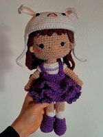 Handgehäkelte Puppe mit süssem Hasenhut, Amigurumi