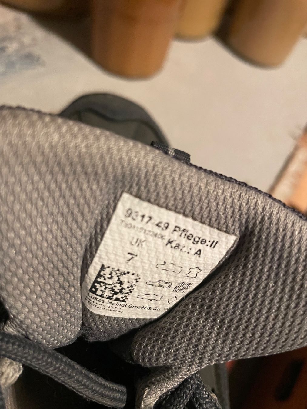 Meindl Scarpe per ragazzi: Trekking-/ Wanderschuhe MEINDL Goretex Gr. 7 – Nuovo (secondo la descrizione) da Lenzburg venduto da PriskaLui 3