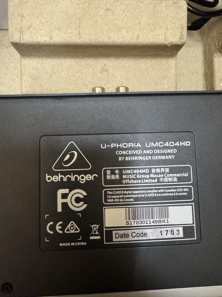 Behringer Equalizer: behringer u-phoria umc – Defekt aus Emmenbrücke von Laurelo 1