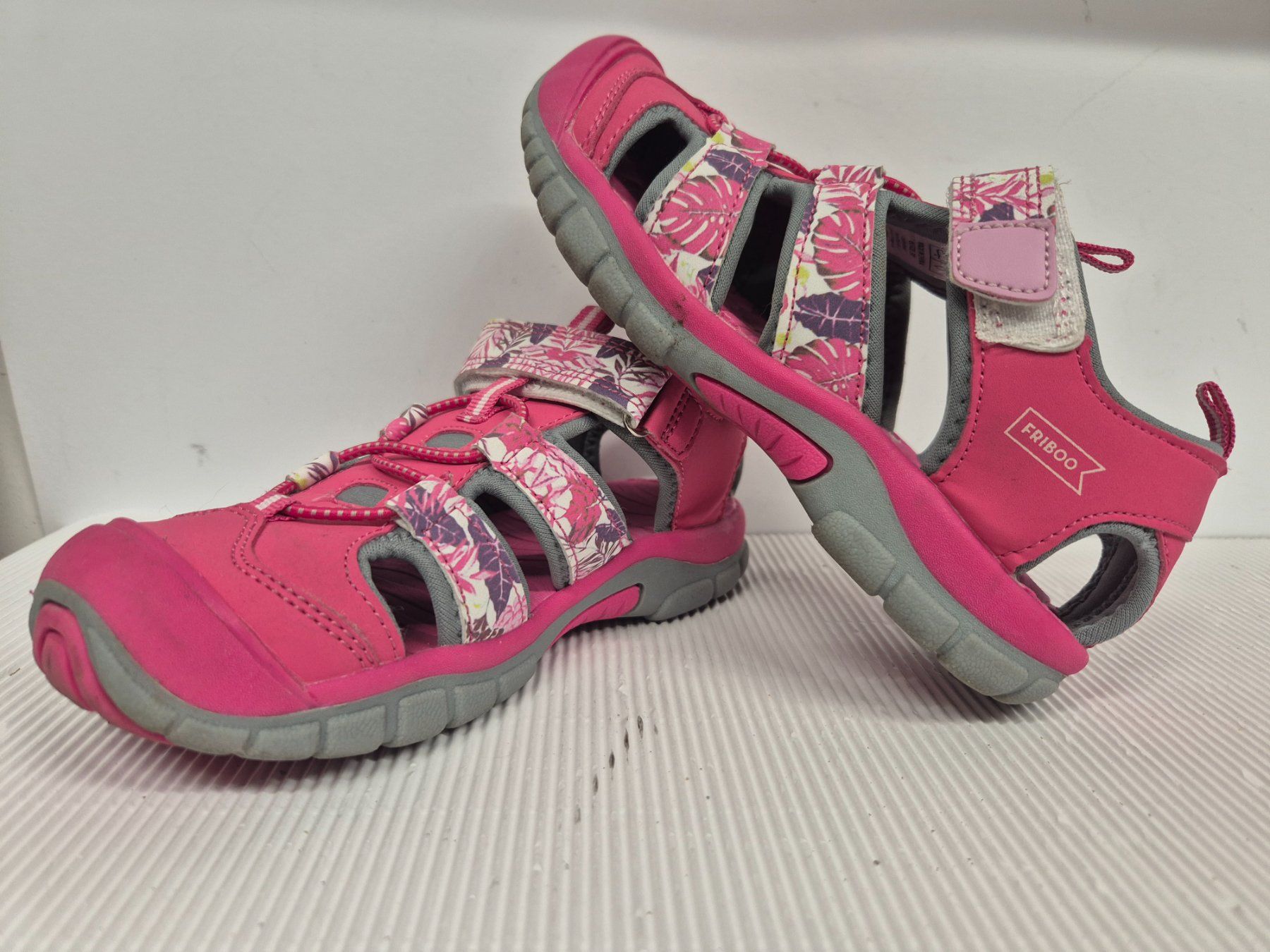 Friboo Scarpe per ragazze: FRIBOO Trekking-Sandale Mädchen pink Grösse 30 – Usato da Sitterdorf venduto da Lenggi7 2