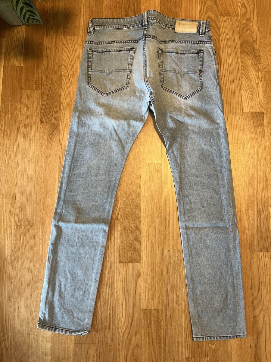 Diesel Jeans: Diesel Thavar Jeans W33 L32 Hellblau – D'occasion à Zürich par MajorPlasma 1