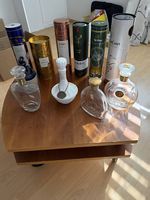 Leere Flaschen und Dosen
