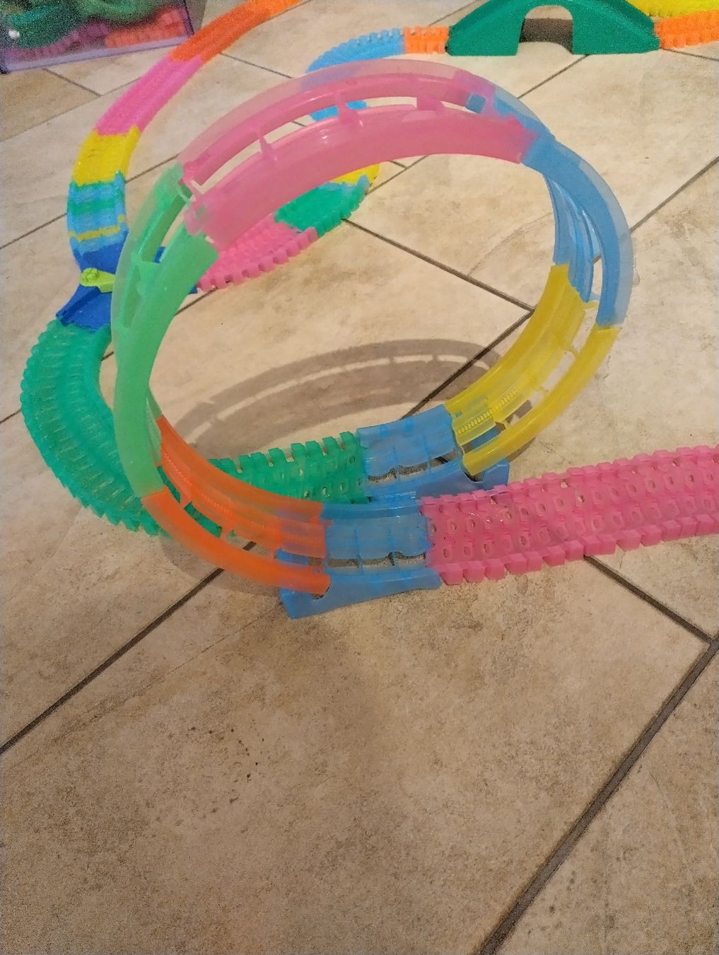 Giocattoli: Twister Tracks Mega Set  Neon Glow Bahn – Usato da Vitznau venduto da stelli8030 2