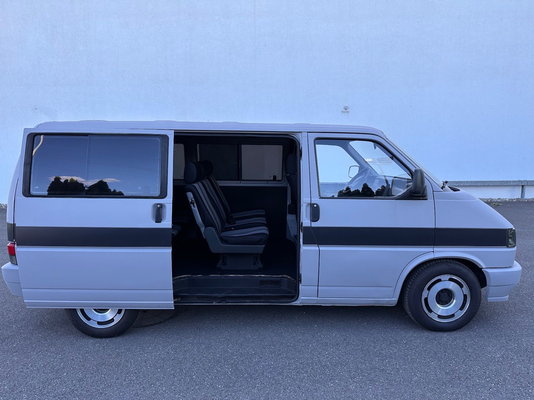 VW Automobili: 1996 VW T4 2.4D – Usato da Hunzenschwil venduto da Lightm4ster 4