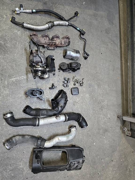 Tutti pezzi di ricambio auto: Bmw e46 320d teile  – Usato da Niedergösgen venduto da Zecinha 1