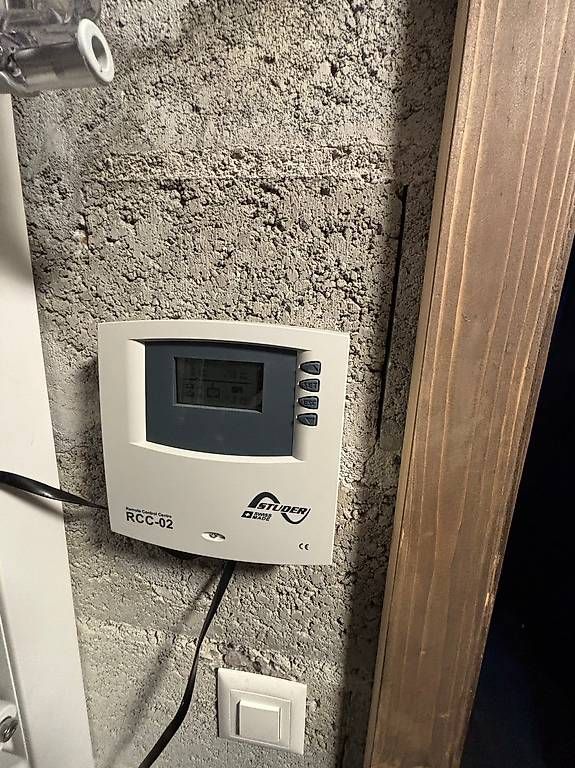 Dispositivi a energia solare: A vendre installation solaire Studer Innotec – Usato da Corminboeuf venduto da ald_2qbs 3