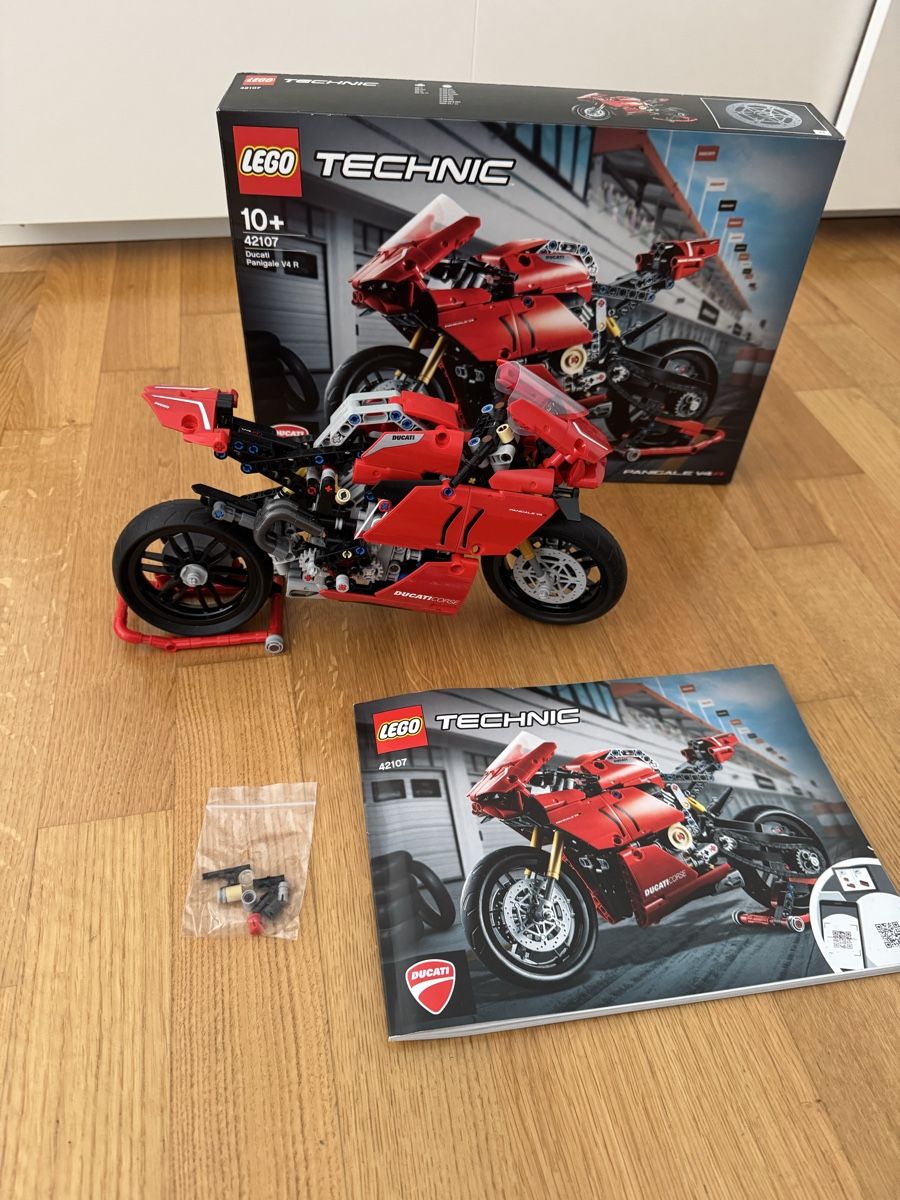 Lego Kit di costruzioni: LEGO Ducati Panigals V4 R 42107 – Usato da Adliswil venduto da vio123 1