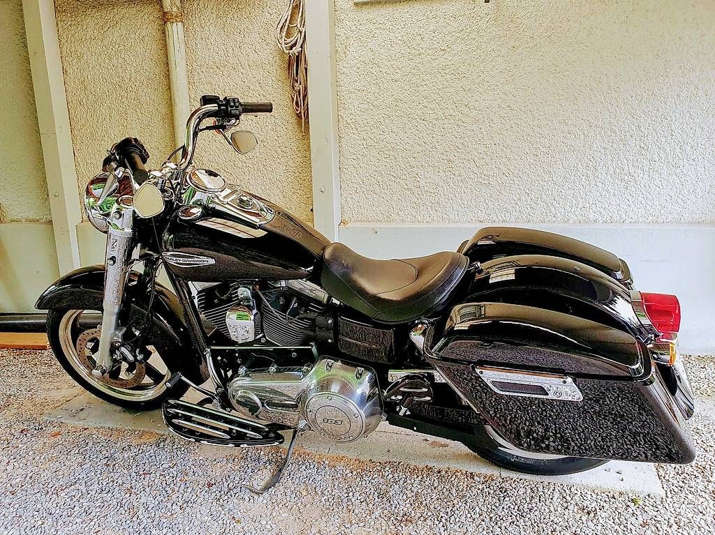 Chopper: HARLEY-DAVIDSON FLD Dyna Switchback ABS – Usato da Hünibach venduto da cyber-mano
