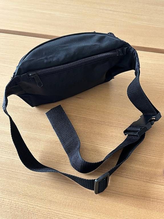 Borse: Neuwertige Bauchtasche "Switzerland" – Usato da Bülach venduto da marspi 4