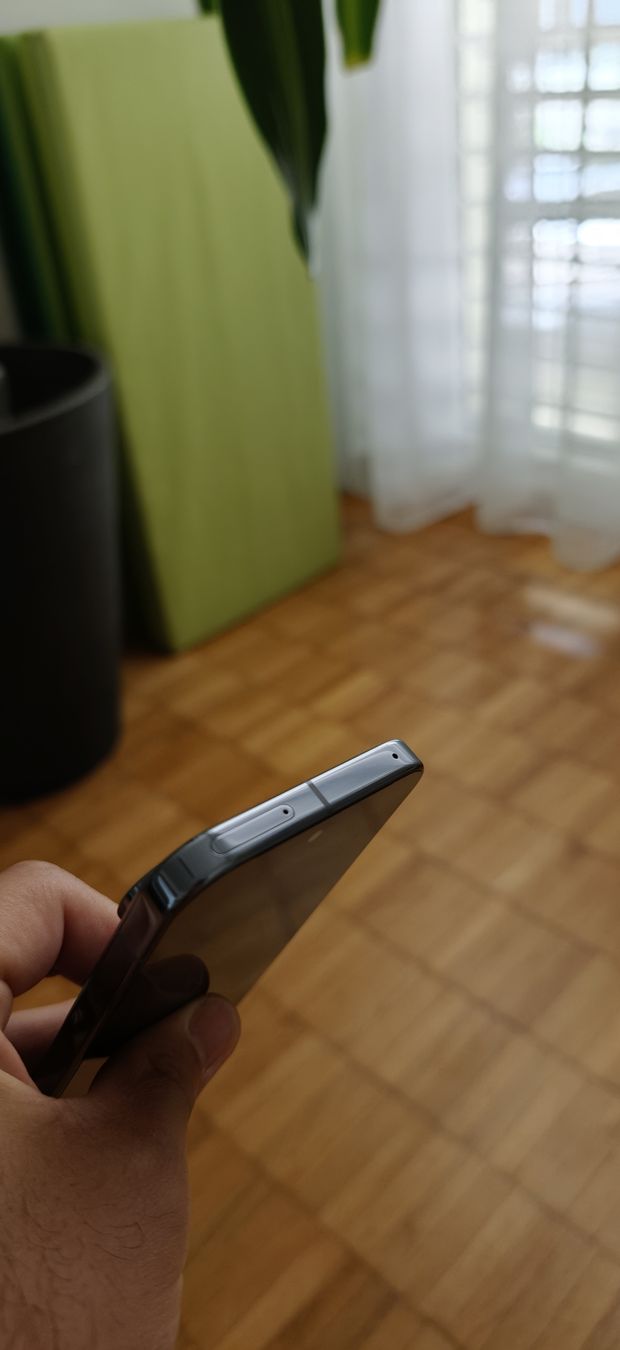 Google Telefoni cellulari / Smartphones: Google Pixel 10 pro 128GB Moonstone Grau mit oroginal Case – Nuovo (secondo la descrizione) da Bachenbülach venduto da SabriP 5