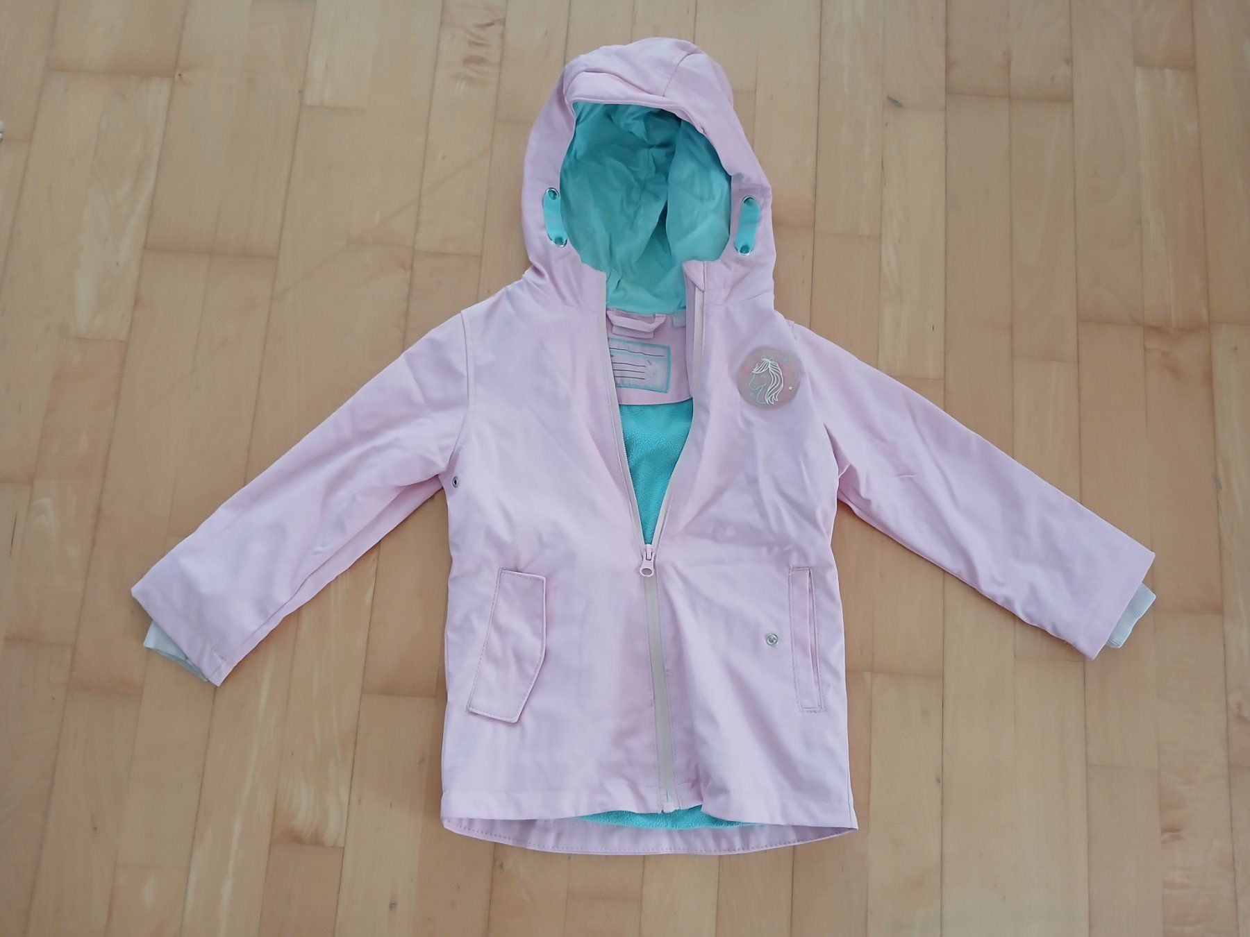 H&M Jacken & Mäntel: Regen-Jacke Mädchen Gr.98/104 – Gebraucht aus St. Margrethen SG von SamusAran