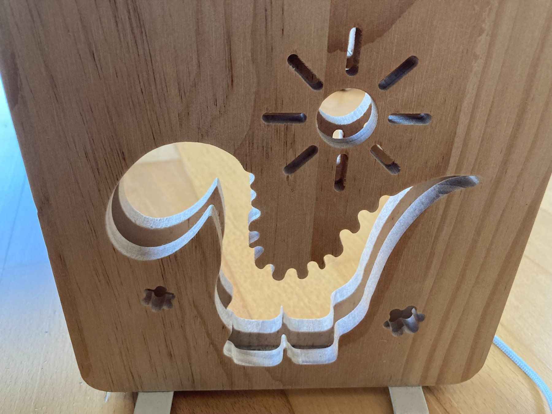 Lampade: Holzlampe LED-Nachtlicht "Dino" – Usato da Muttenz venduto da Juvenile33 3