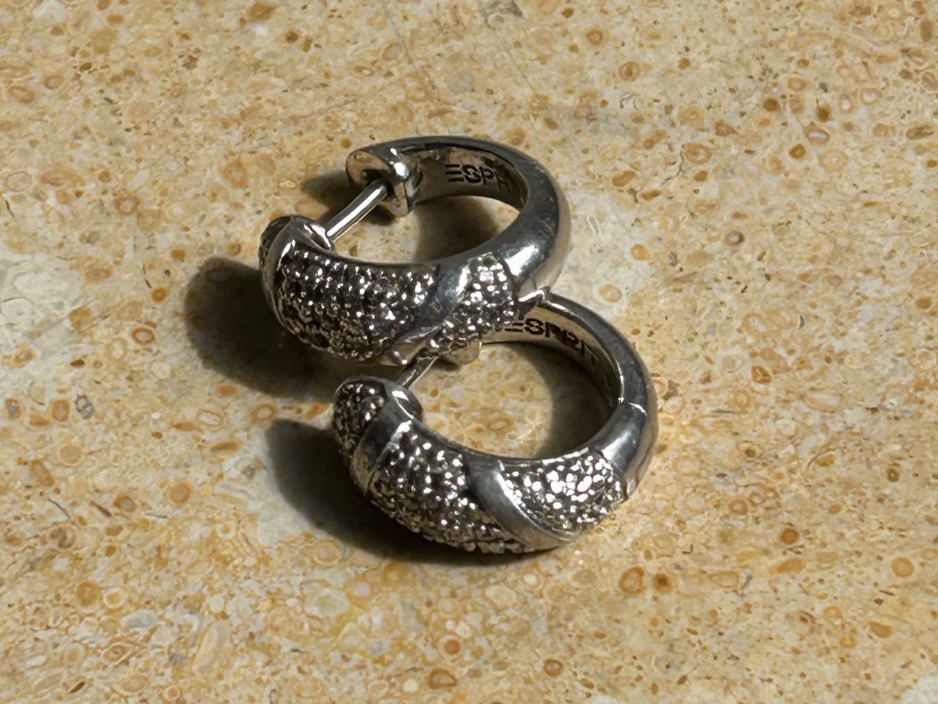 Esprit Orecchini pendenti & Orecchini a lobo: Esprit Kreolen in Silber (1.5cm) – Usato da Laufen venduto da Bellebellezza 1