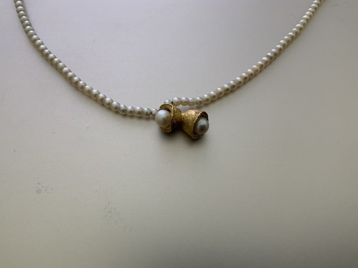 Catenine: Süsswasserperlenkette mit Goldanhänger – Usato da Bern venduto da surfboard 3