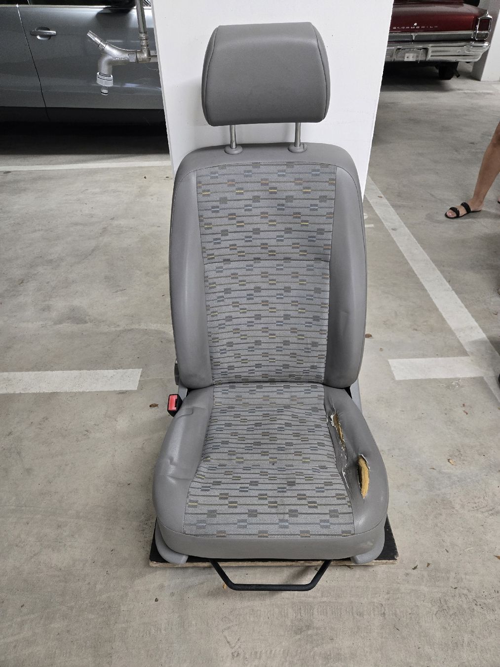 VW Tutti i ricambio: VW T5 Fahrersitz oder Beifahrersitz – Usato da Basel venduto da Moebeloutlet1