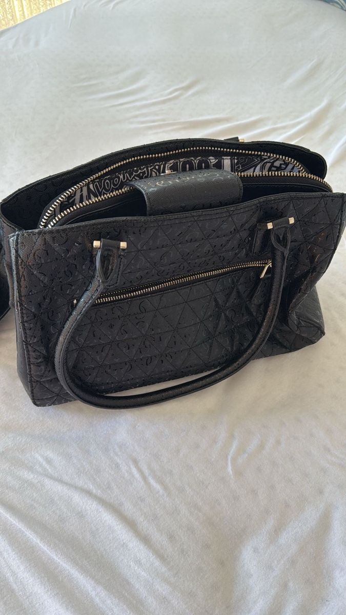 Guess Taschen für Damen: Guess Tasche – Neu (gemäss Beschreibung) aus Adliswil von jasmine.k.m 1