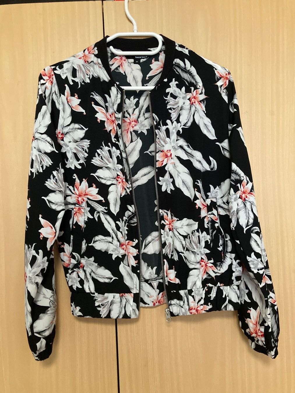 Tally Weijl Giacche: Geblümte Jacke Gr. 36 – Nuovo (secondo la descrizione) da Thun venduto da Vans_98 1