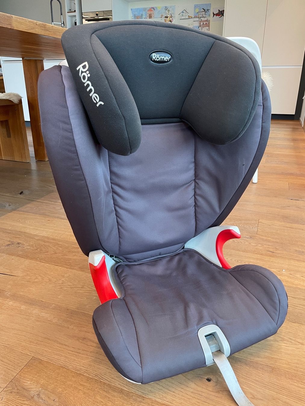 Britax Römer Seggiolini per auto: Römer Kidfix SL Kindersitz – Usato da Inwil venduto da sondymaster