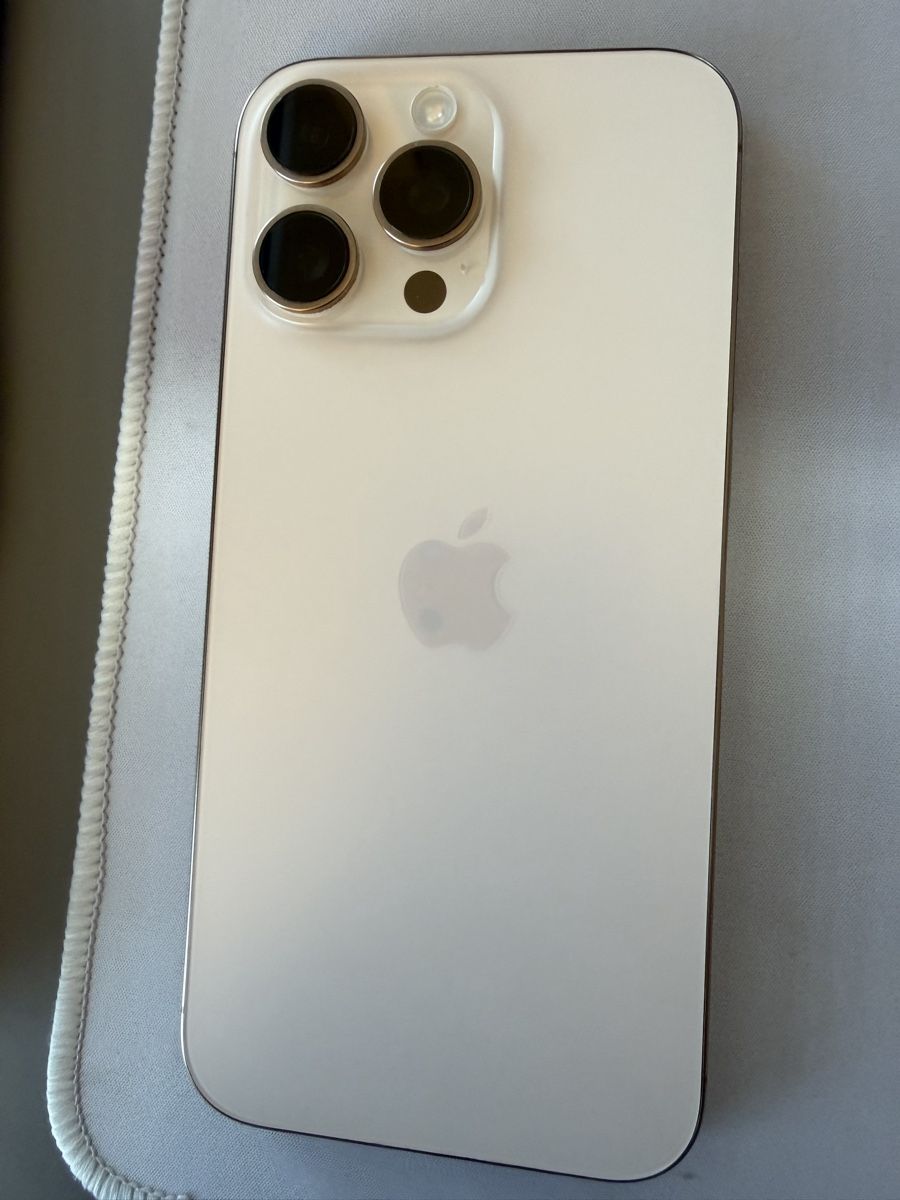 Apple Telefoni cellulari / Smartphones: iPhone 16 pro max 256GB – Usato da Wohlen AG venduto da tiperio 4