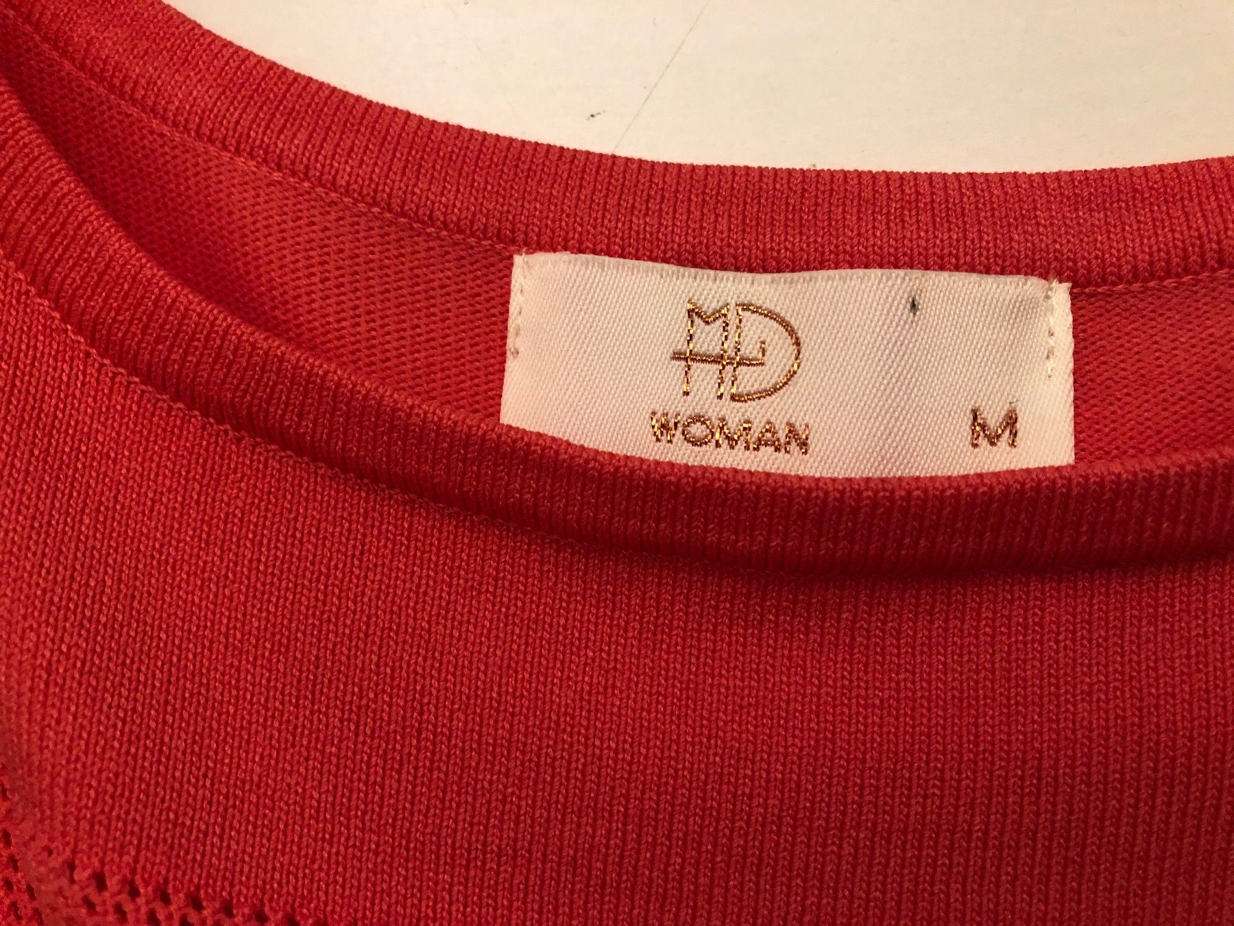 Kleider: Wunderschönes korallenfarbenes Strickkleid, Grösse 36 – Neu (gemäss Beschreibung) aus Arlesheim von leyRum4.5 6