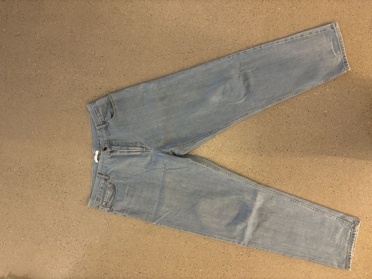 Jeans: futur Jeans Straight fit  – Gebraucht aus Schlieren von lau_jvz6