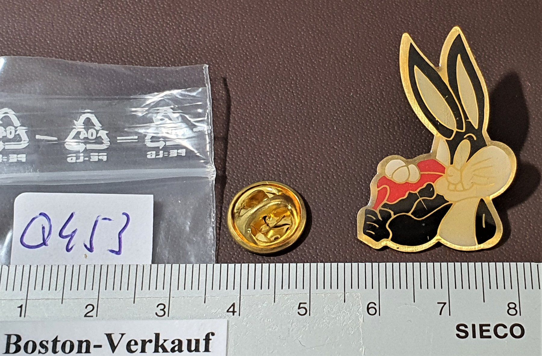 Statuette: Q453 - Pin Comic Figur - Looney Tunes Bugs Bunny – Usato da Reinach BL venduto da Boston-Verkauf 1