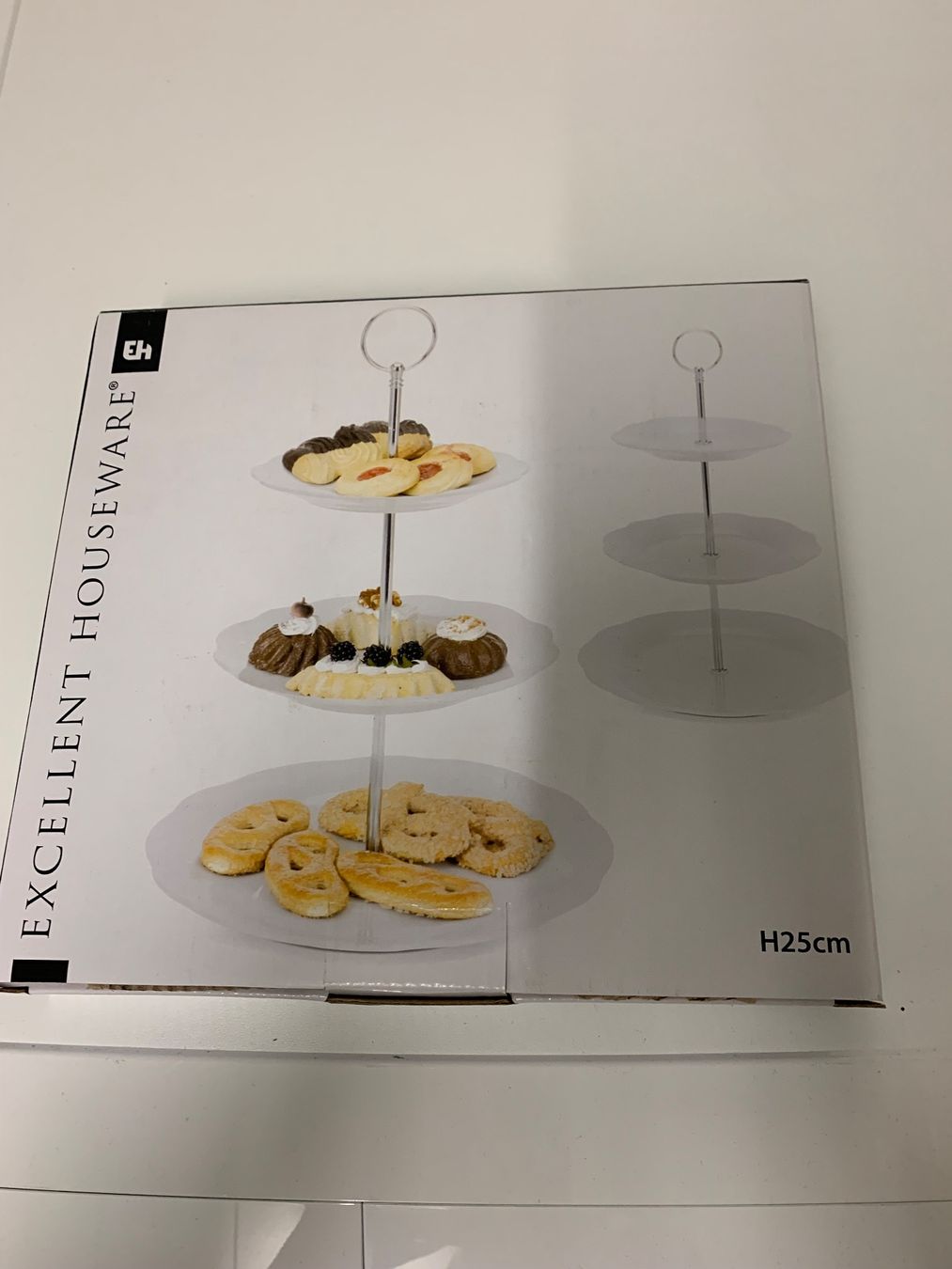 Set di piatti: Etagére wunderschön Neu – Nuovo e nell'imballaggio originale da Buelach venduto da Joeggu0